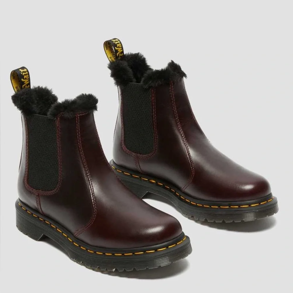 Dr. Martens 2976 Leonore Faux Fur Lined Chelsea Oxblood Maroon Boots in Size 7